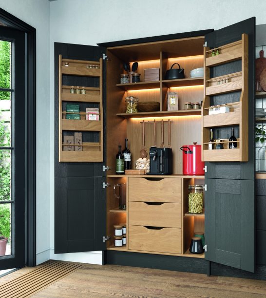 Cartmel_Anthracite_Butlers_Pantry_cameo_CMYK